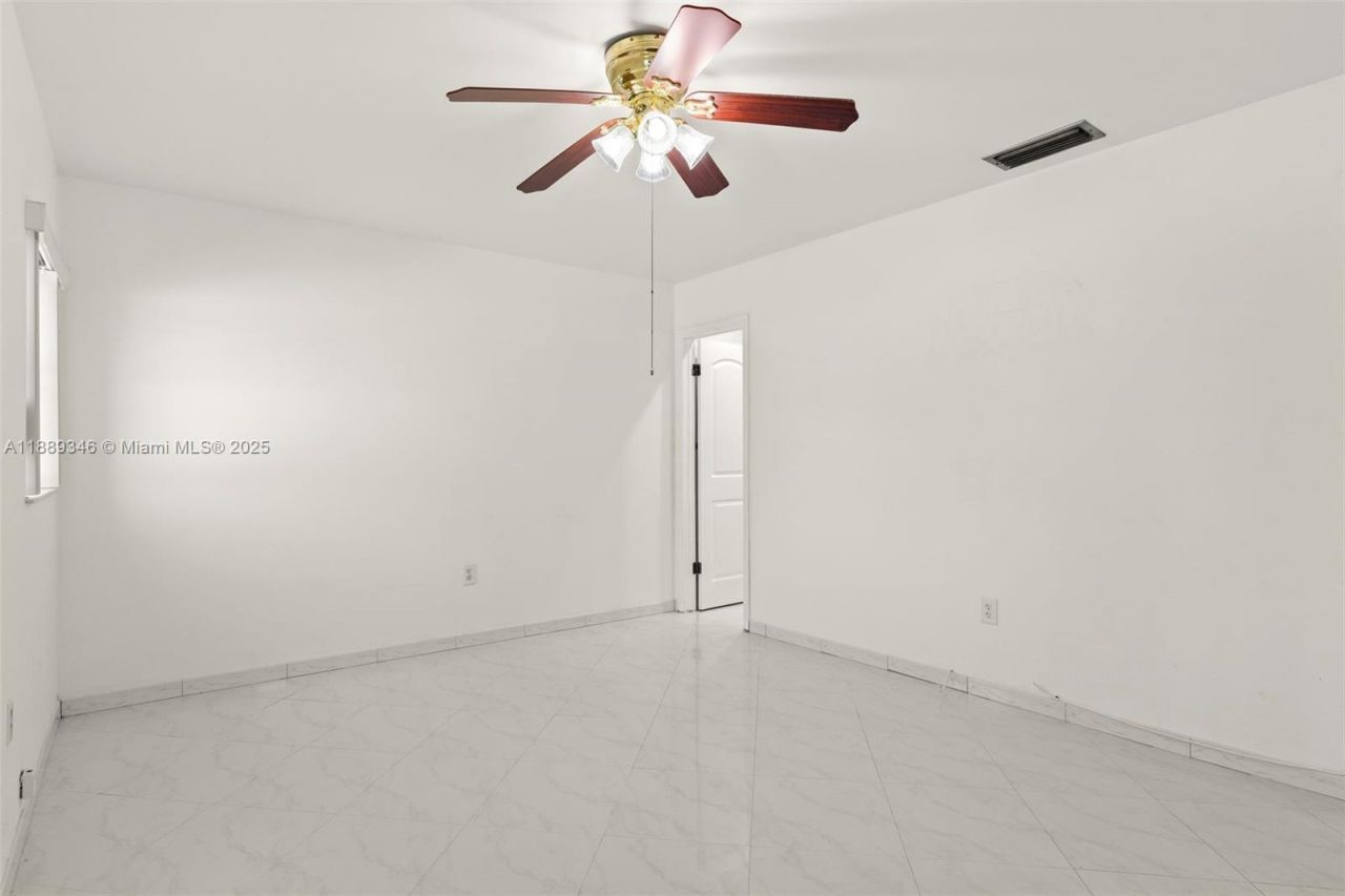 300 N 93rd St, Surfside, FL 33154 Photo