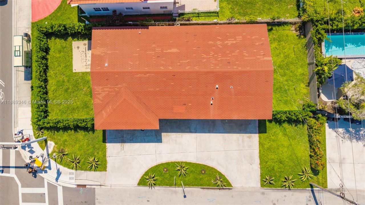 300 N 93rd St, Surfside, FL 33154 Photo