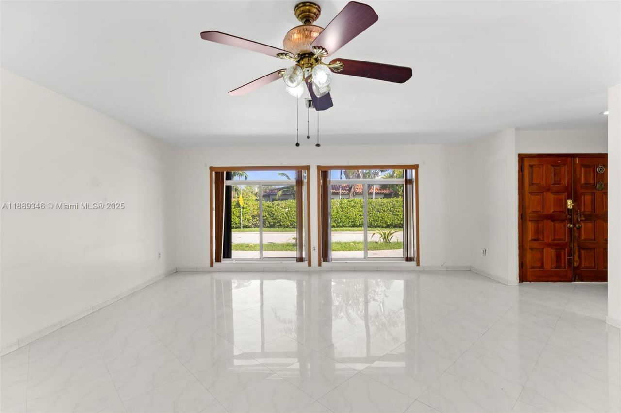 300 N 93rd St, Surfside, FL 33154 Photo