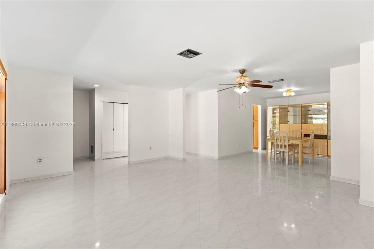 300 N 93rd St, Surfside, FL 33154 Photo