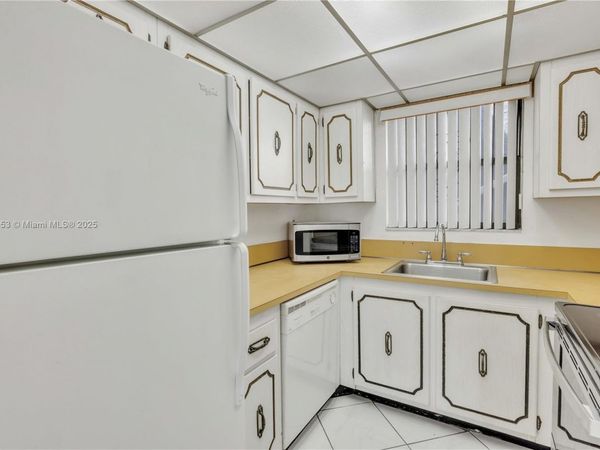 13500 NE 3rd Ct, Unit 419, North Miami, FL 33161