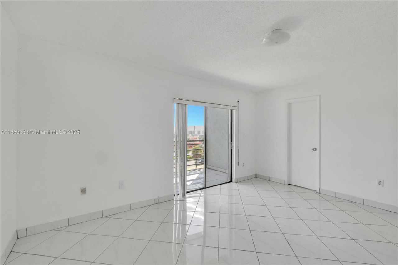 13500 NE 3rd Ct, Unit 419, North Miami, FL 33161 Photo