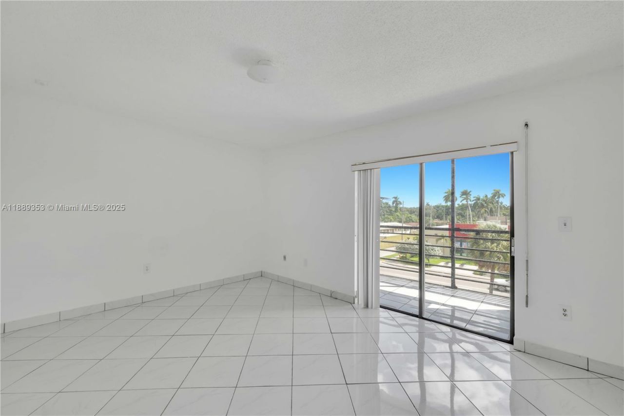 13500 NE 3rd Ct, Unit 419, North Miami, FL 33161 Photo