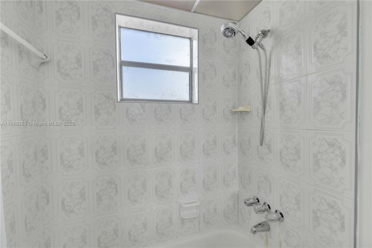 13500 NE 3rd Ct, Unit 419, North Miami, FL 33161 Photo