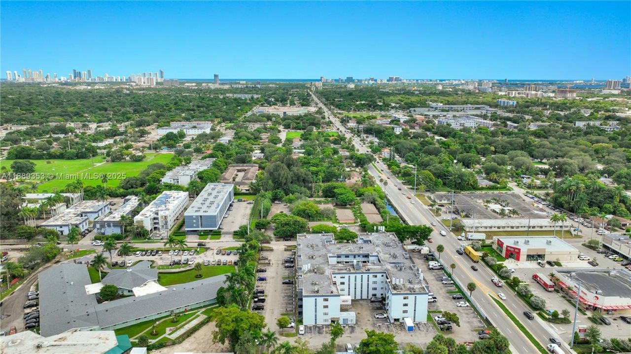 13500 NE 3rd Ct, Unit 419, North Miami, FL 33161 Photo