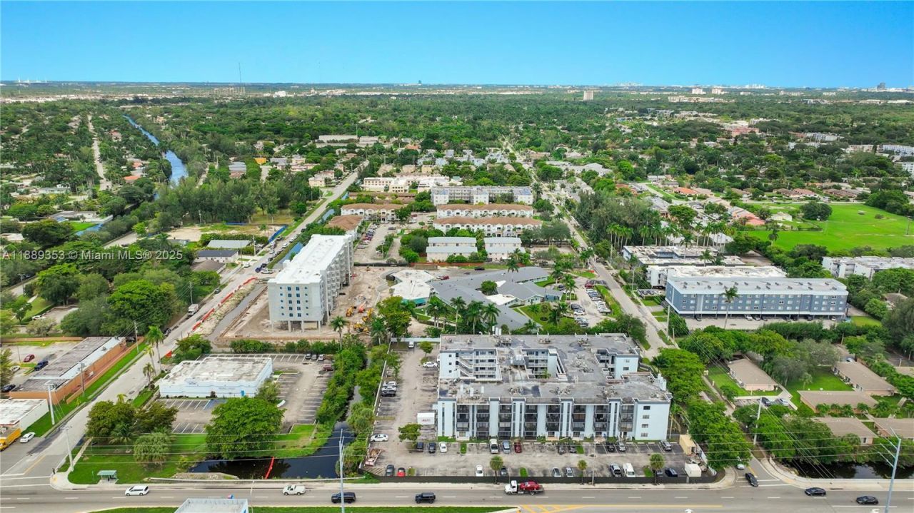 13500 NE 3rd Ct, Unit 419, North Miami, FL 33161 Photo