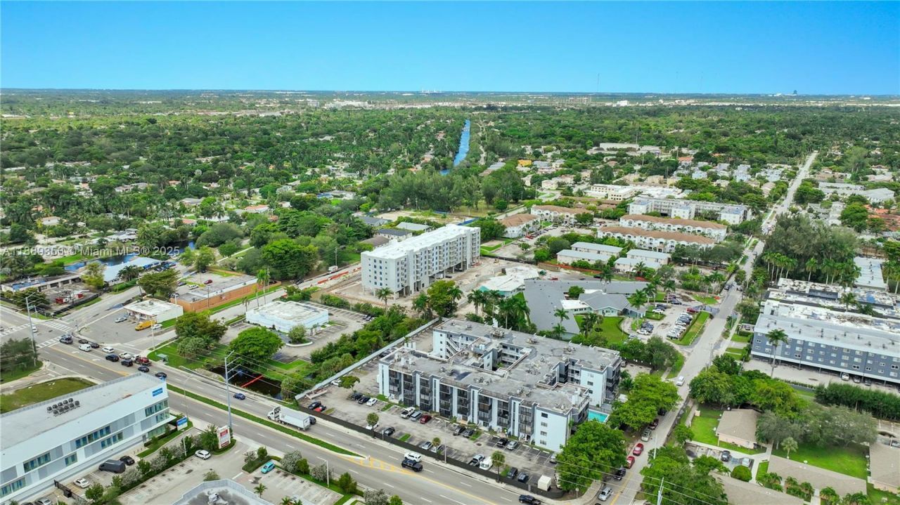 13500 NE 3rd Ct, Unit 419, North Miami, FL 33161 Photo