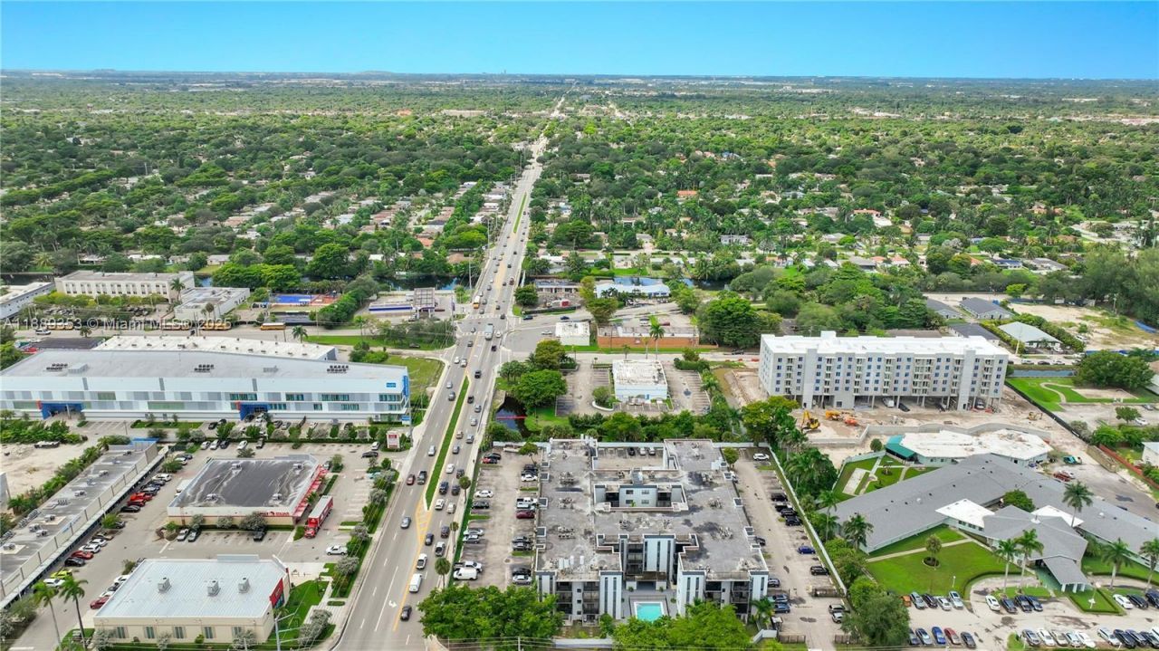 13500 NE 3rd Ct, Unit 419, North Miami, FL 33161 Photo