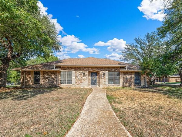 9917 Sandalwood Drive, Woodway, TX 76712