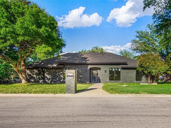 9917 Sandalwood Drive, Woodway, TX 76712