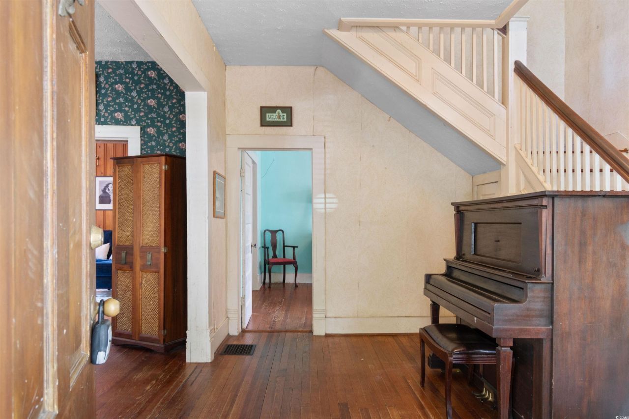 811 Prince St. Photo 5