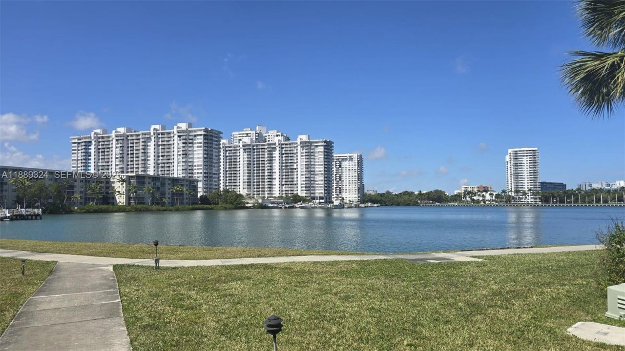 2929 Point East Dr, Unit A108, Aventura, FL 33160 Photo