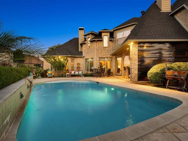 801 White Buffalo Lane, Heath, TX 75032