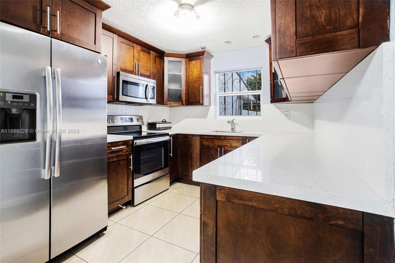 7000 W 15th Ct, Hialeah, FL 33014 Photo