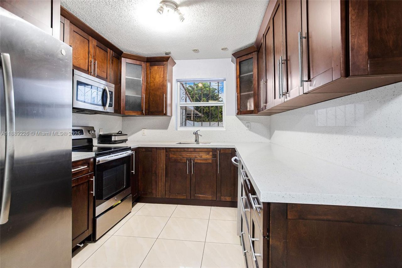 7000 W 15th Ct, Hialeah, FL 33014 Photo
