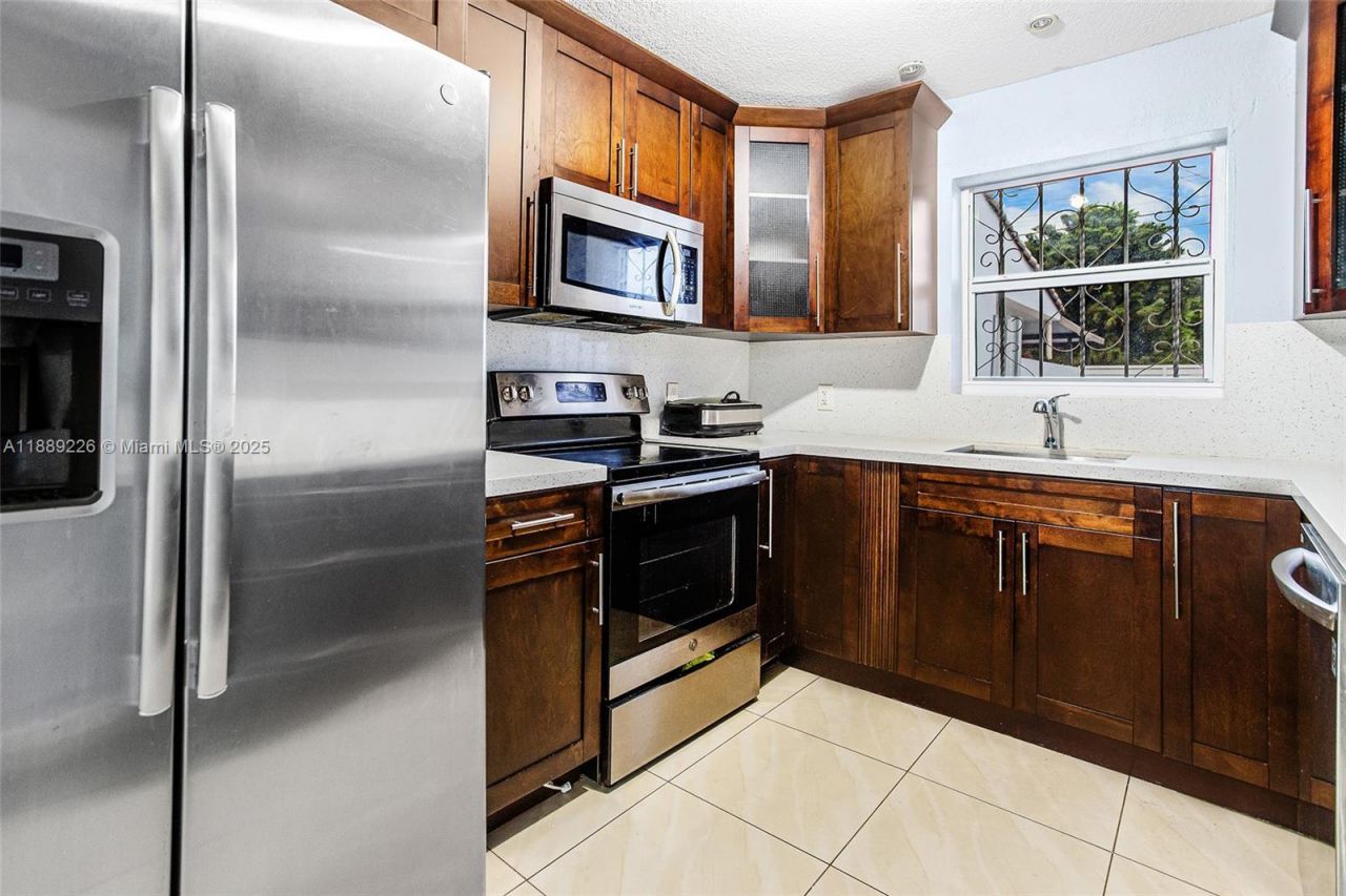 7000 W 15th Ct, Hialeah, FL 33014 Photo