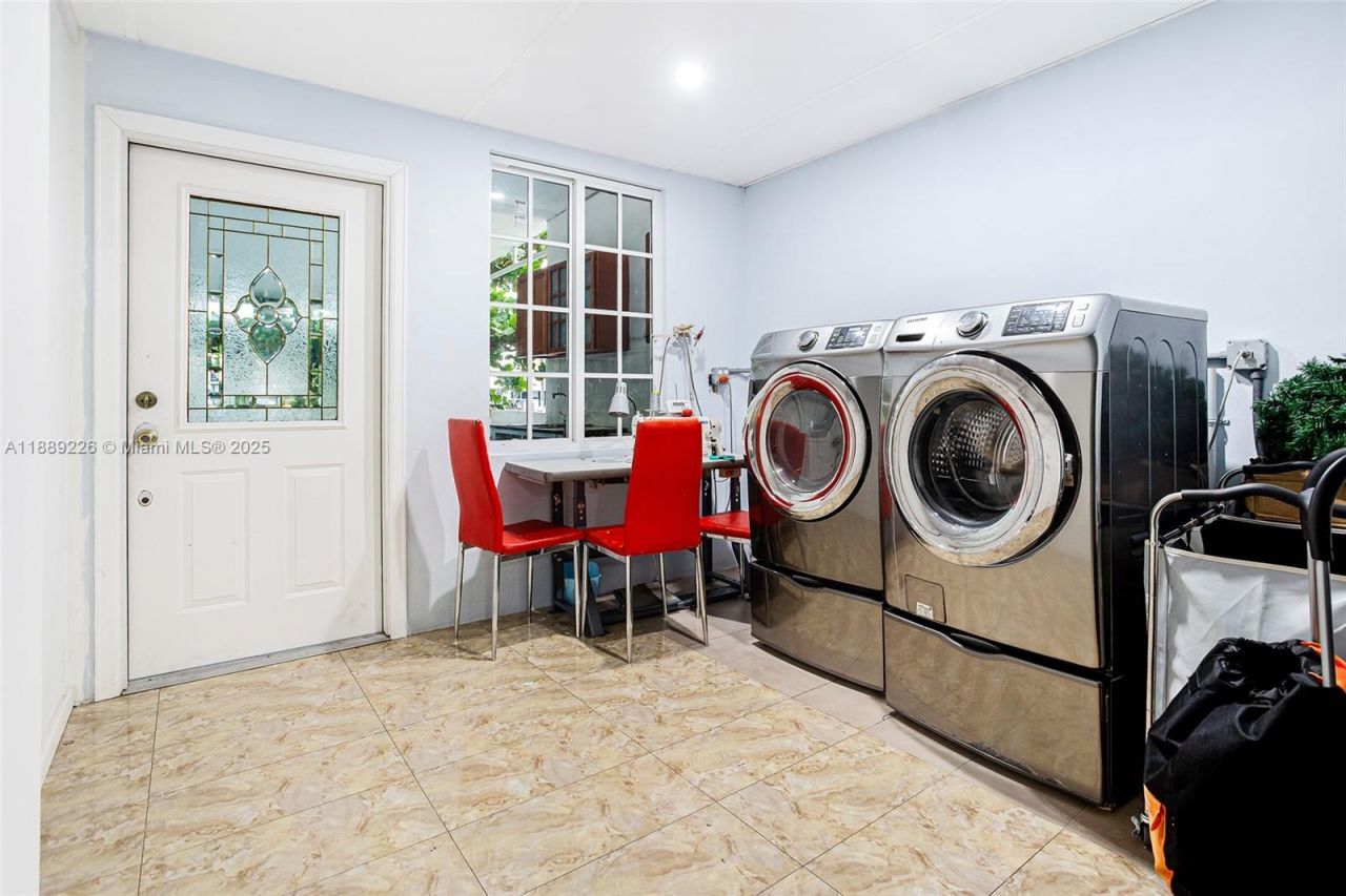 7000 W 15th Ct, Hialeah, FL 33014 Photo