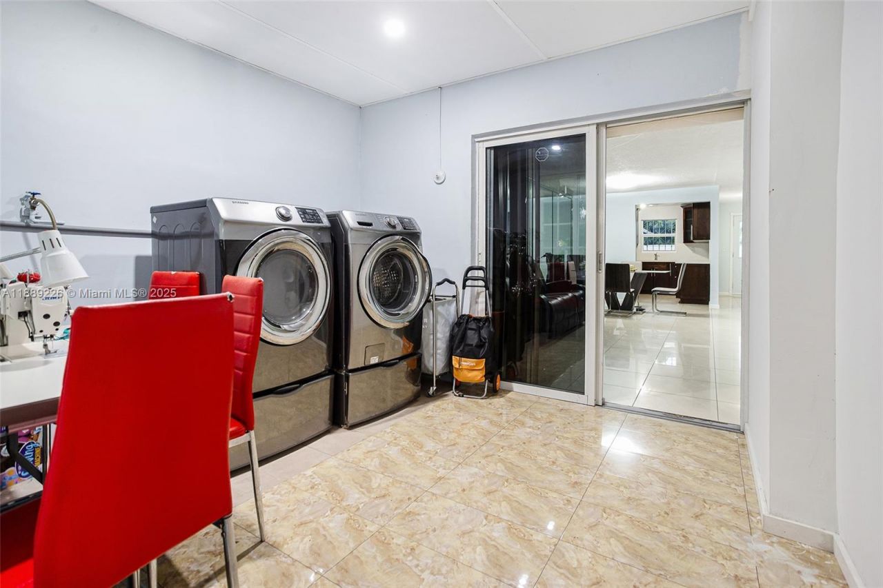 7000 W 15th Ct, Hialeah, FL 33014 Photo