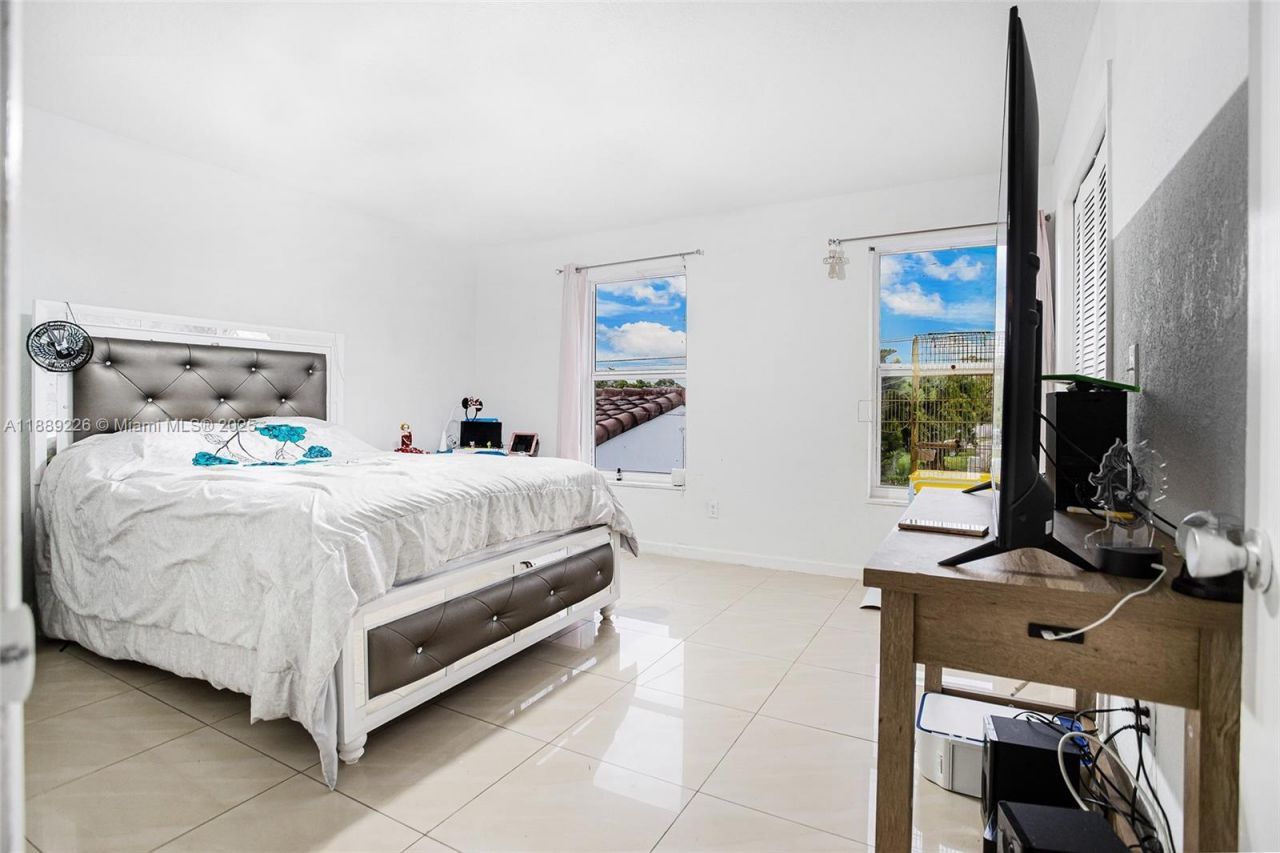 7000 W 15th Ct, Hialeah, FL 33014 Photo