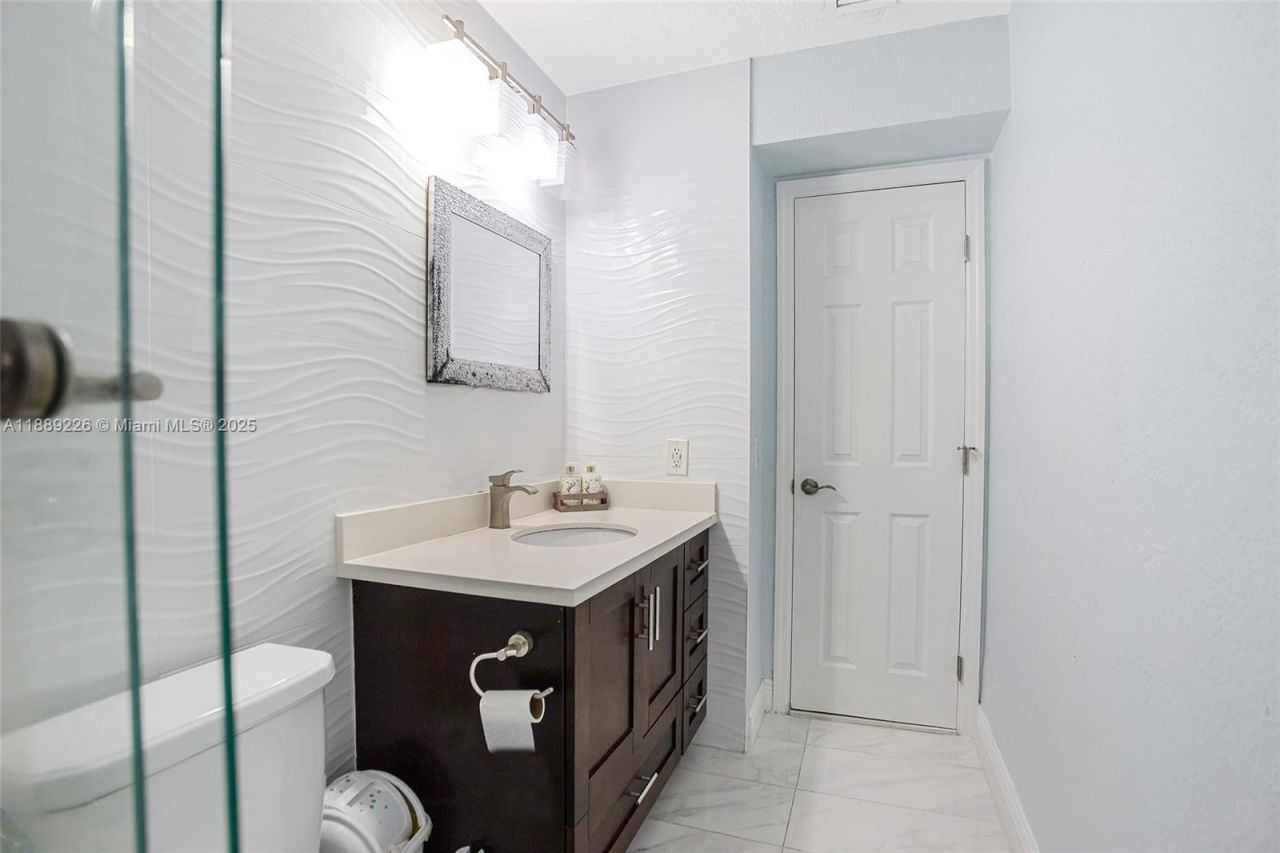 7000 W 15th Ct, Hialeah, FL 33014 Photo