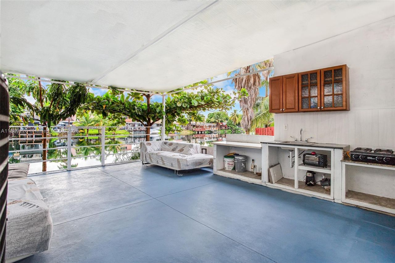 7000 W 15th Ct, Hialeah, FL 33014 Photo