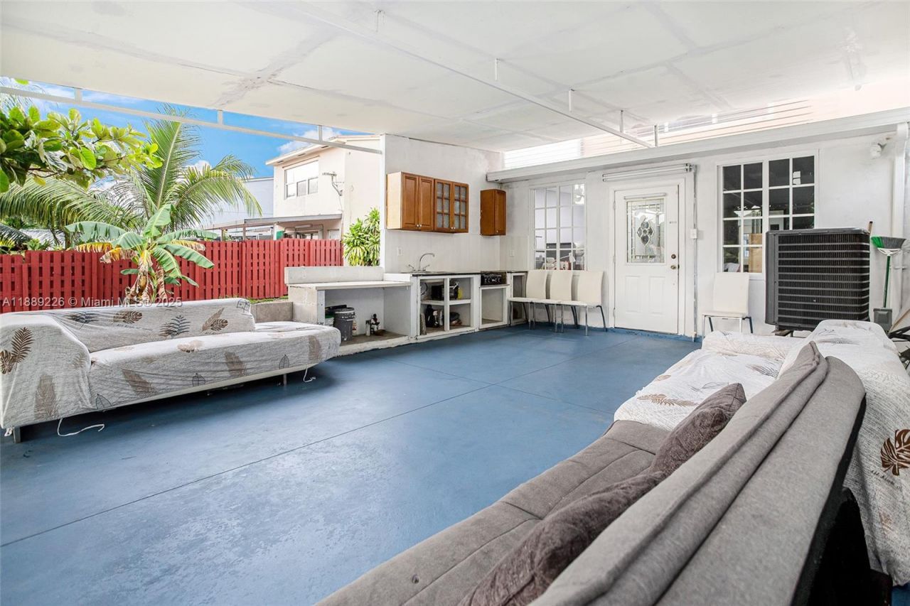 7000 W 15th Ct, Hialeah, FL 33014 Photo