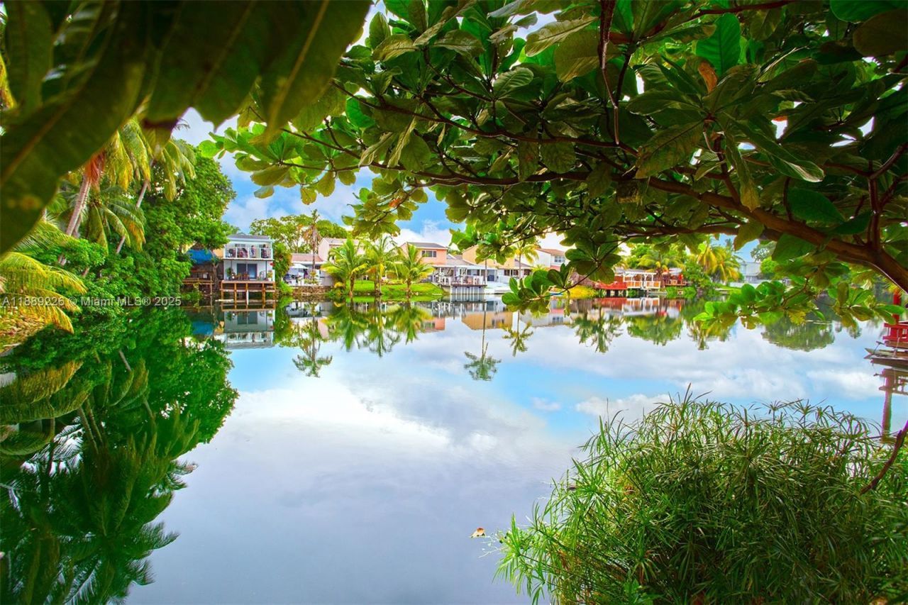 7000 W 15th Ct, Hialeah, FL 33014 Photo