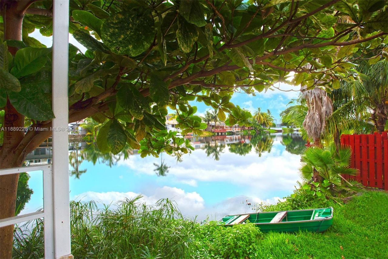 7000 W 15th Ct, Hialeah, FL 33014 Photo