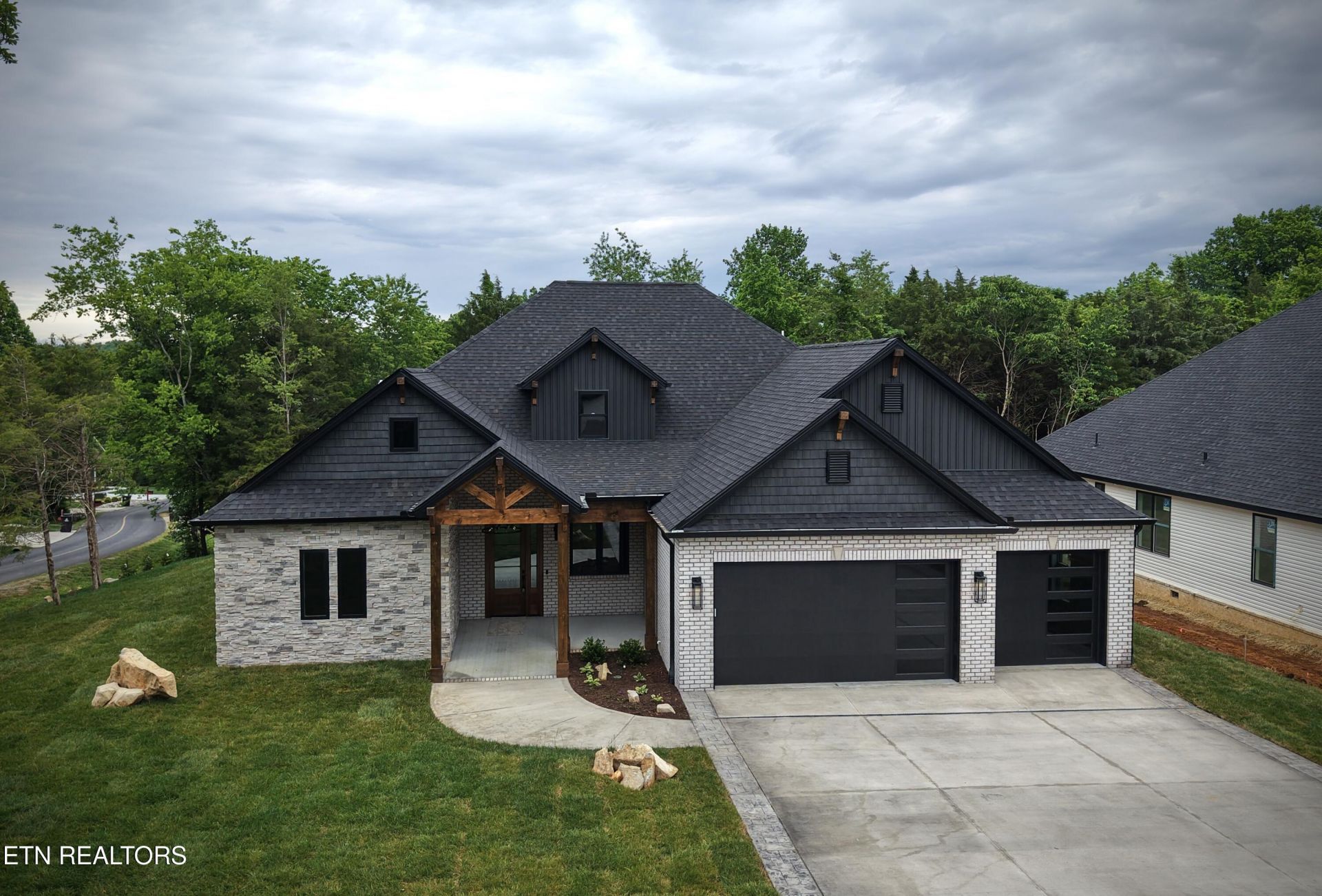 500 Dudala Circle, Loudon, TN 37774 Main Photo