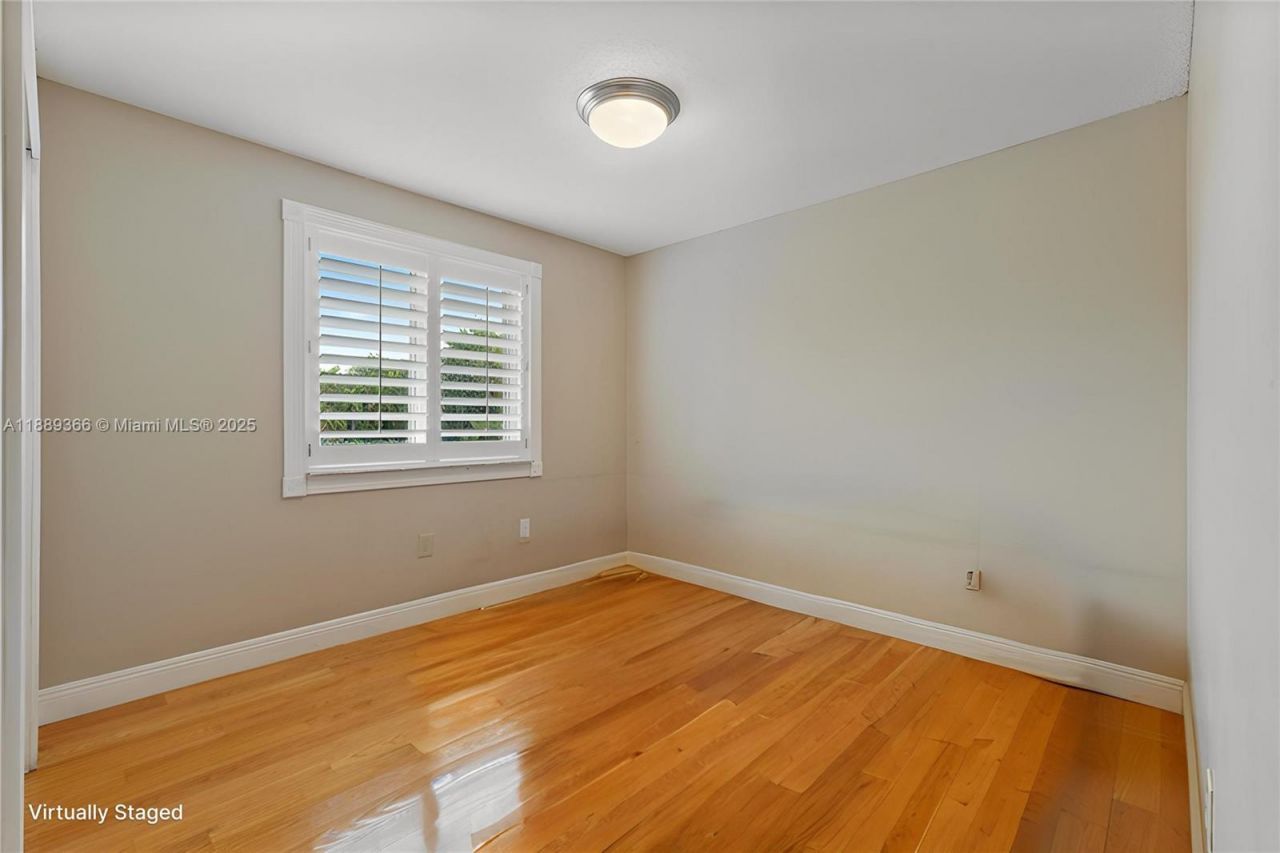 10201 NW 57th Ter, Doral, FL 33178 Photo