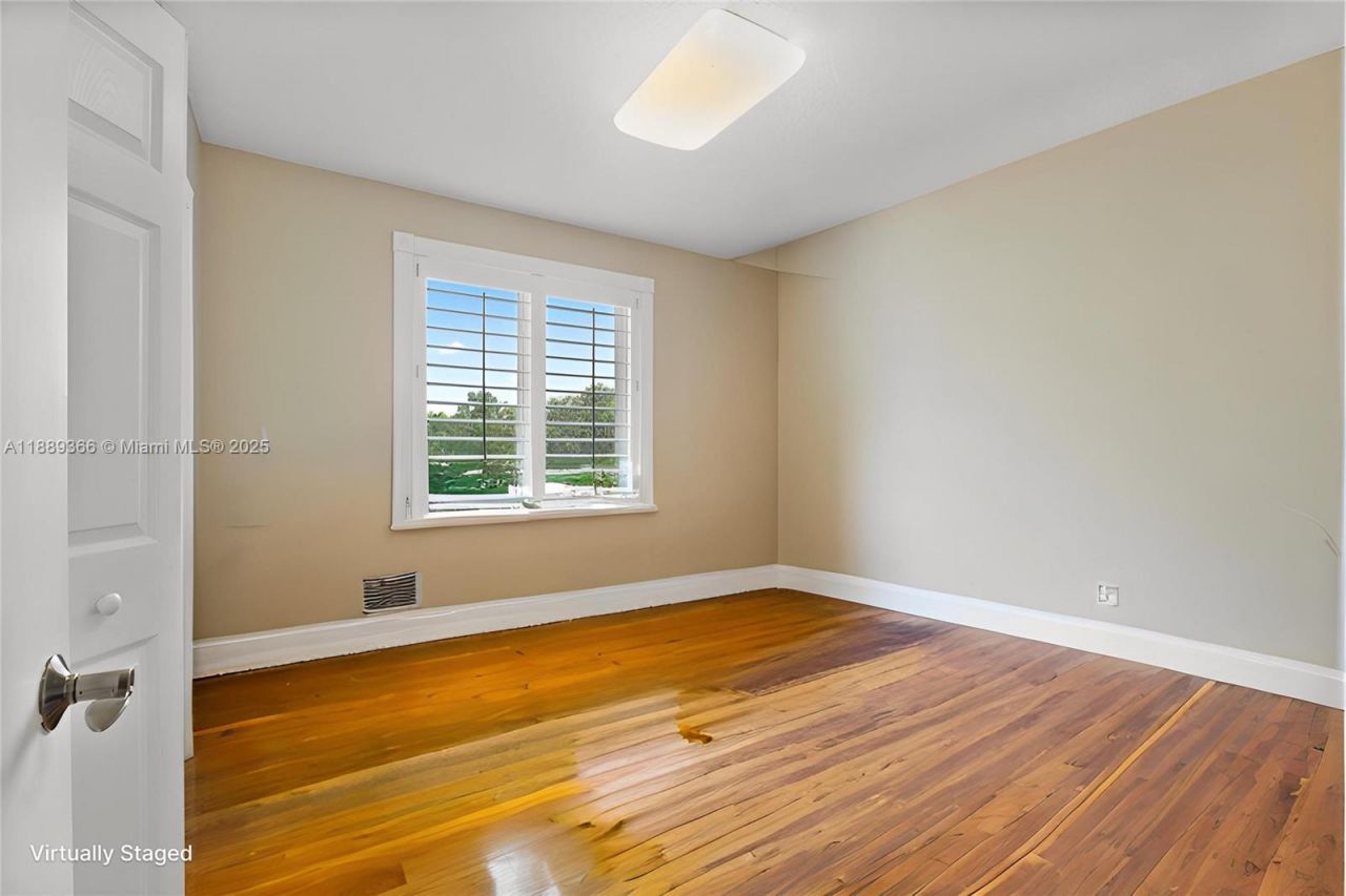 10201 NW 57th Ter, Doral, FL 33178 Photo