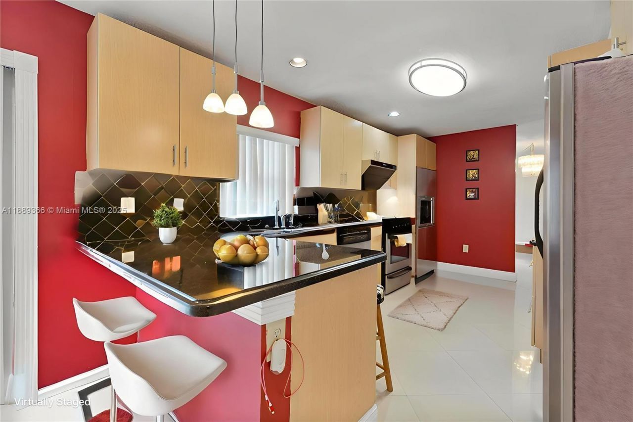 10201 NW 57th Ter, Doral, FL 33178 Photo