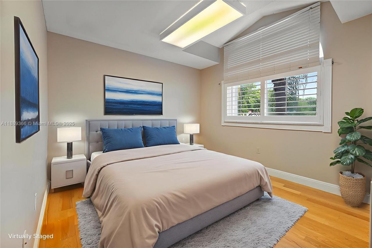 10201 NW 57th Ter, Doral, FL 33178 Photo