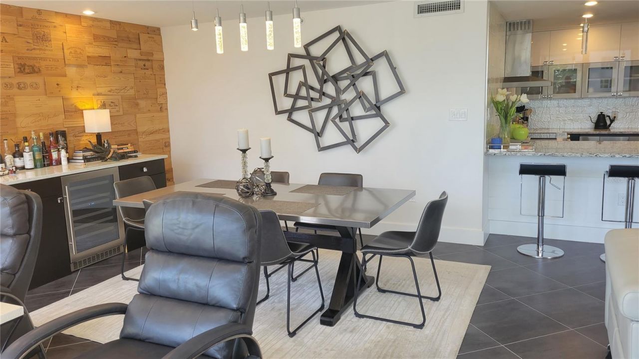 11 Sunset Drive, Unit 304, Sarasota, FL 34236 Photo