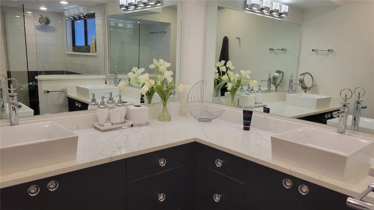 11 Sunset Drive, Unit 304, Sarasota, FL 34236 Photo