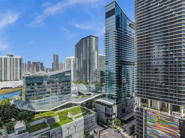 55 SW 9th St, Unit 2201, Miami, FL 33130