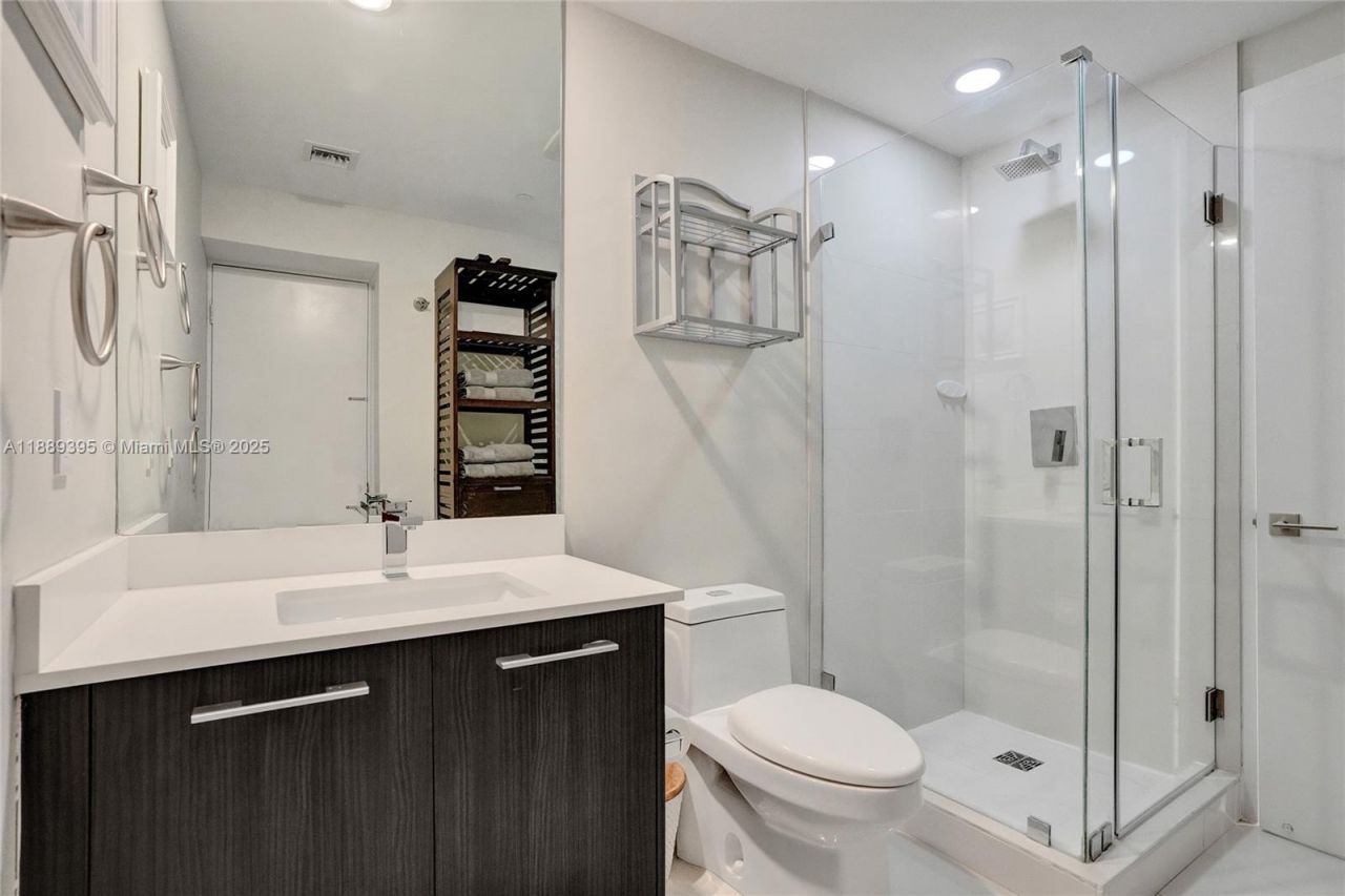 55 SW 9th St, Unit 2201, Miami, FL 33130 Photo