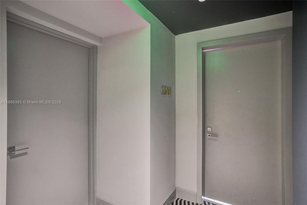 55 SW 9th St, Unit 2201, Miami, FL 33130 Photo