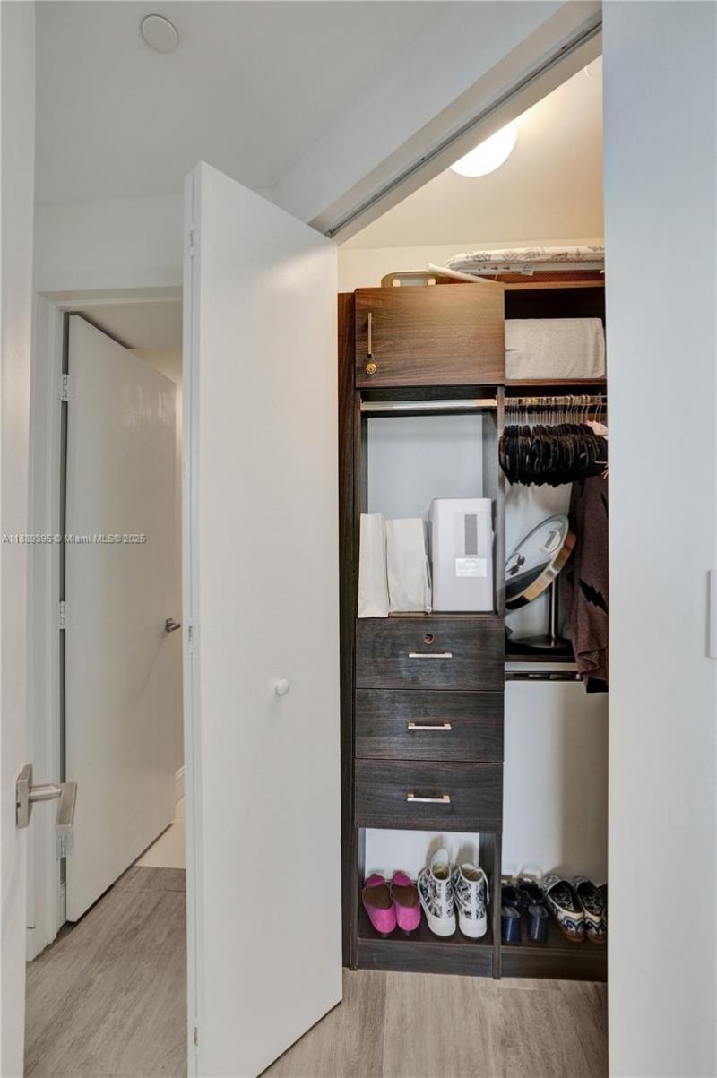 55 SW 9th St, Unit 2201, Miami, FL 33130 Photo