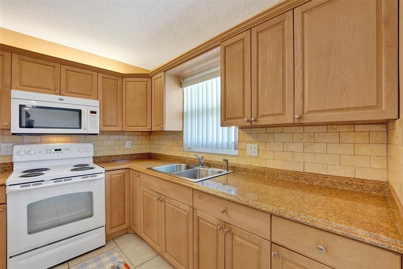 1300 N 12th Court, Unit 7B, Hollywood, FL 33019 Photo