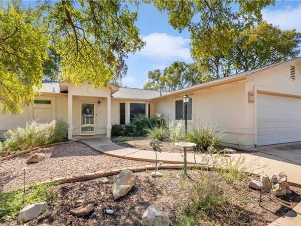 111 Vandeventer Drive, Burnet, TX 78611