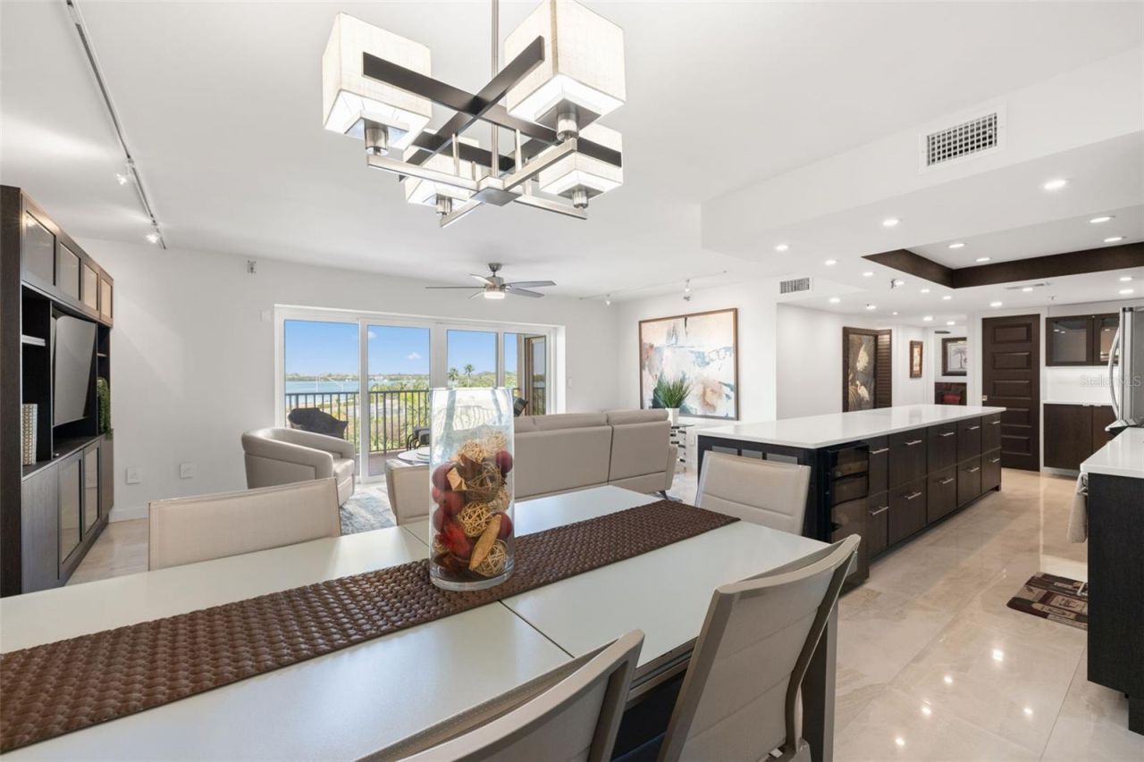 7432 Sunshine Skyway Lane S, Unit 506, Saint Petersburg, FL 33711 Photo