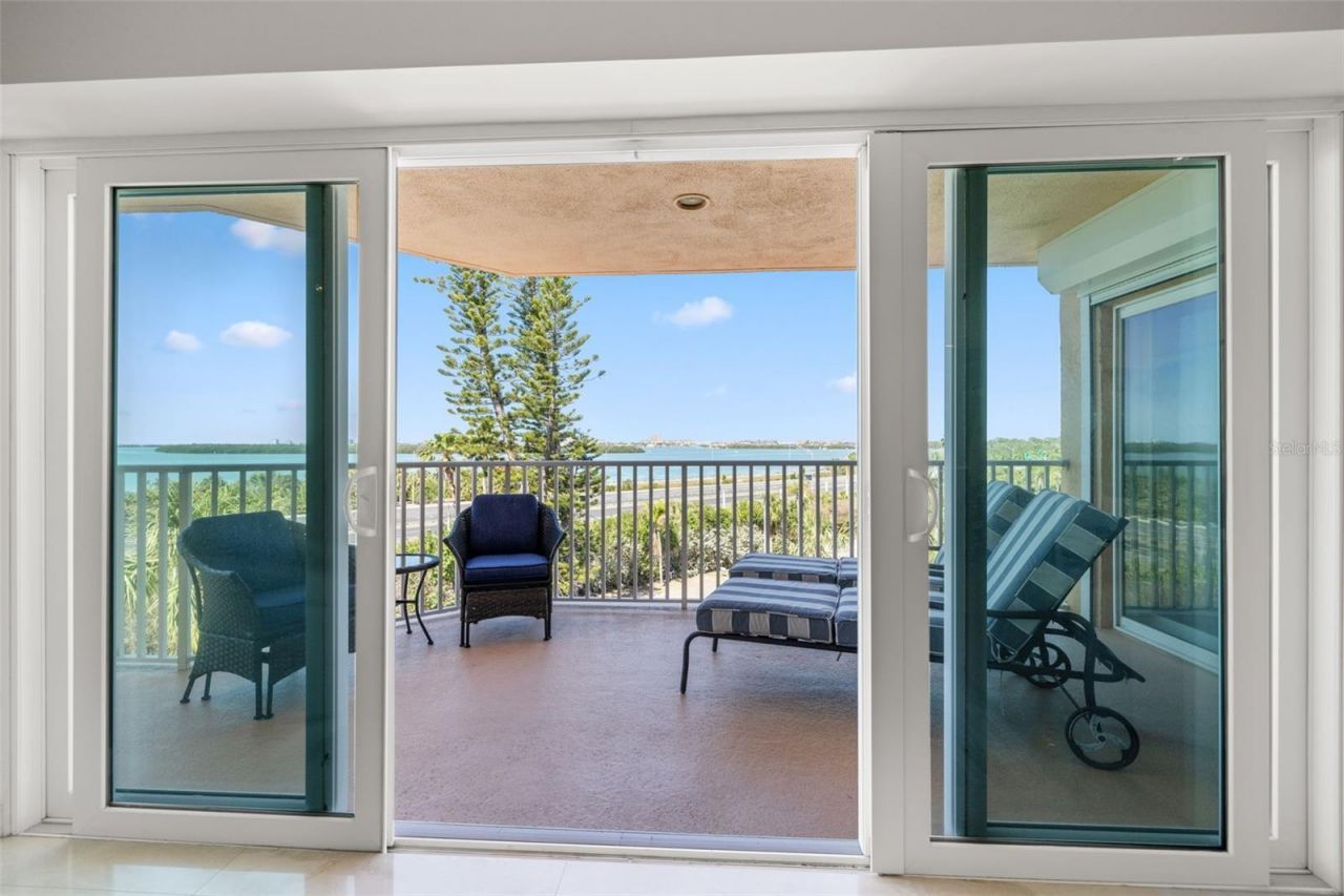 7432 Sunshine Skyway Lane S, Unit 506, Saint Petersburg, FL 33711 Photo