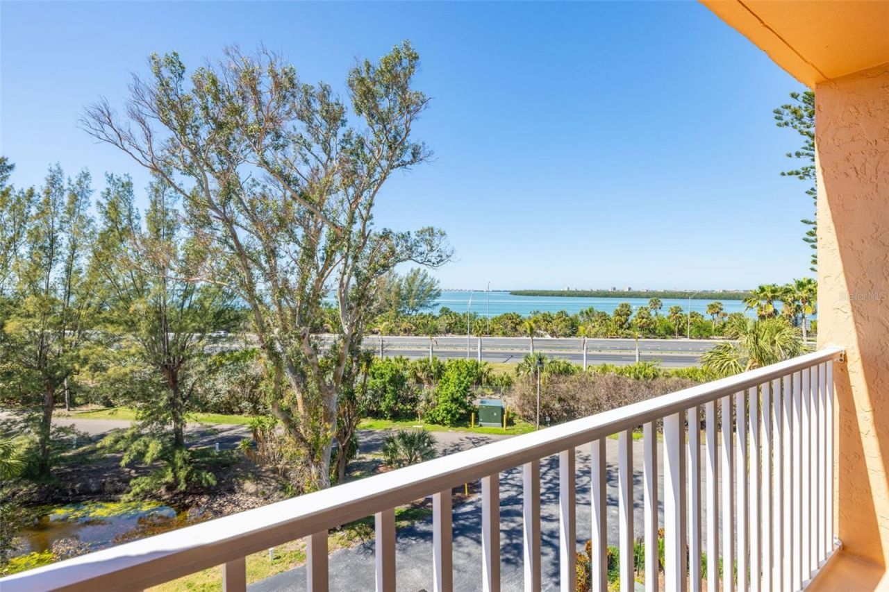 7432 Sunshine Skyway Lane S, Unit 506, Saint Petersburg, FL 33711 Photo