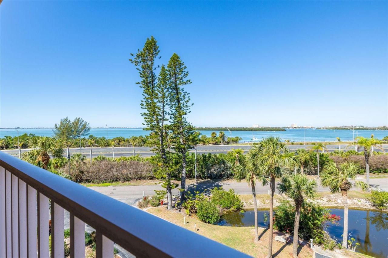 7432 Sunshine Skyway Lane S, Unit 506, Saint Petersburg, FL 33711 Photo