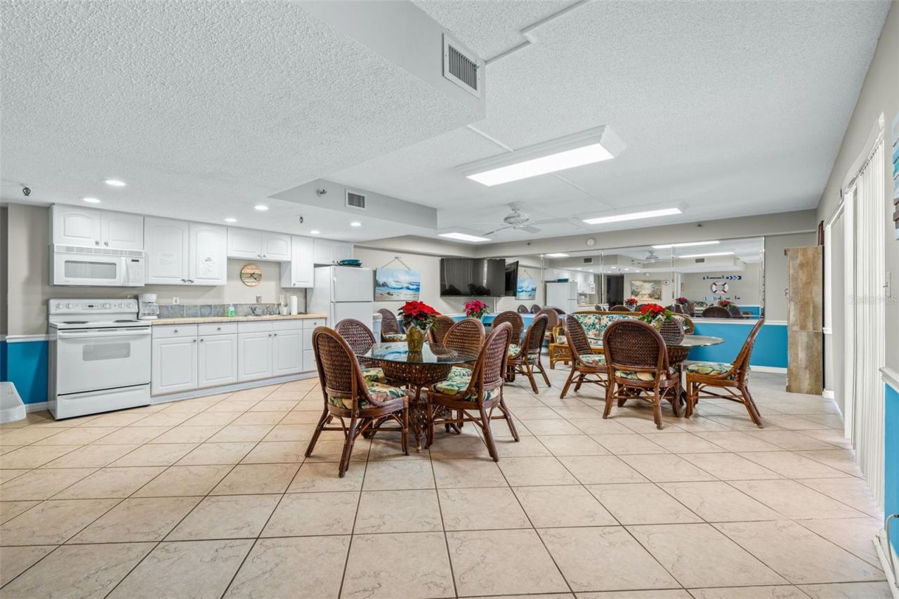 7432 Sunshine Skyway Lane S, Unit 506, Saint Petersburg, FL 33711 Photo