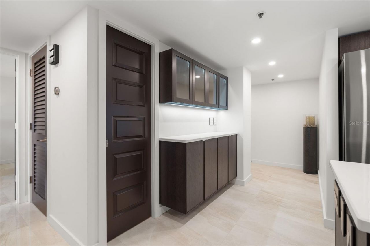 7432 Sunshine Skyway Lane S, Unit 506, Saint Petersburg, FL 33711 Photo