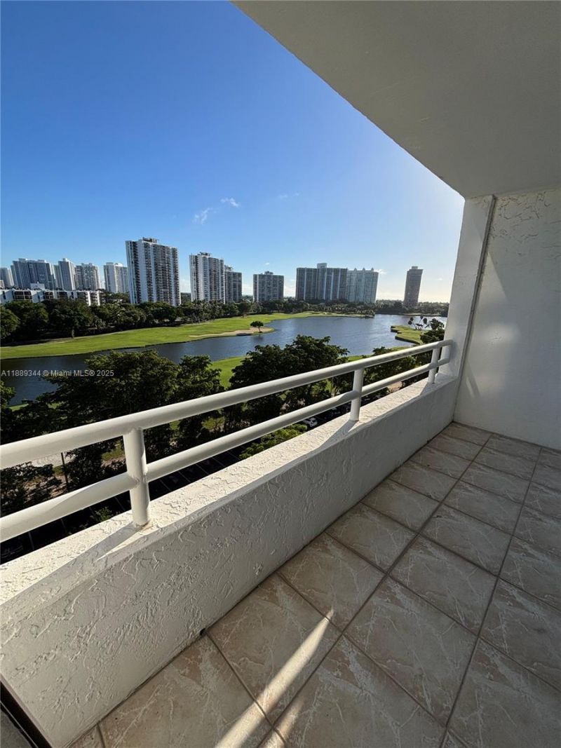20225 NE 34th Ct, Unit 913, Aventura, FL 33180 Photo