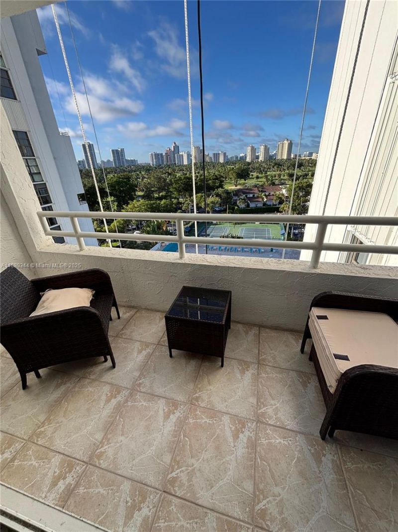 20225 NE 34th Ct, Unit 913, Aventura, FL 33180 Photo