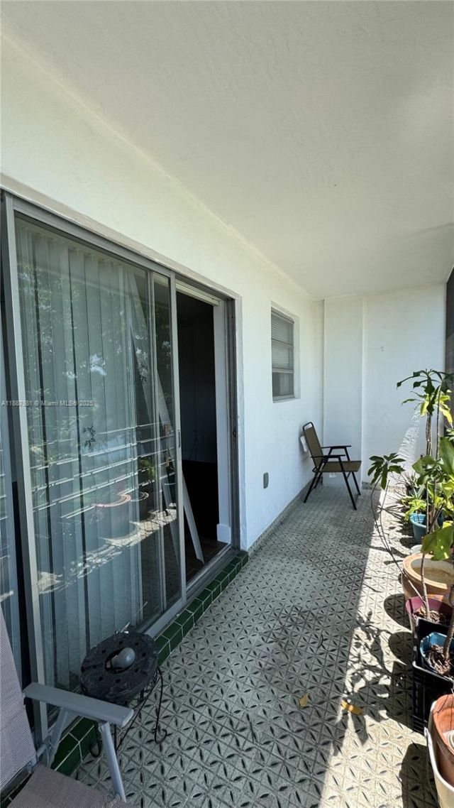 160 NE 203rd Ter, Unit E31, Miami Gardens, FL 33179 Photo